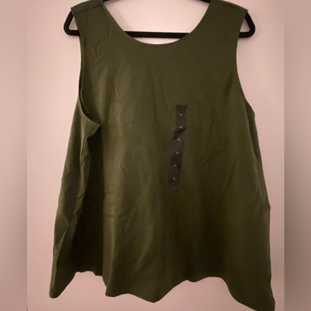 NWT Banana Republic Olive Tank with bow